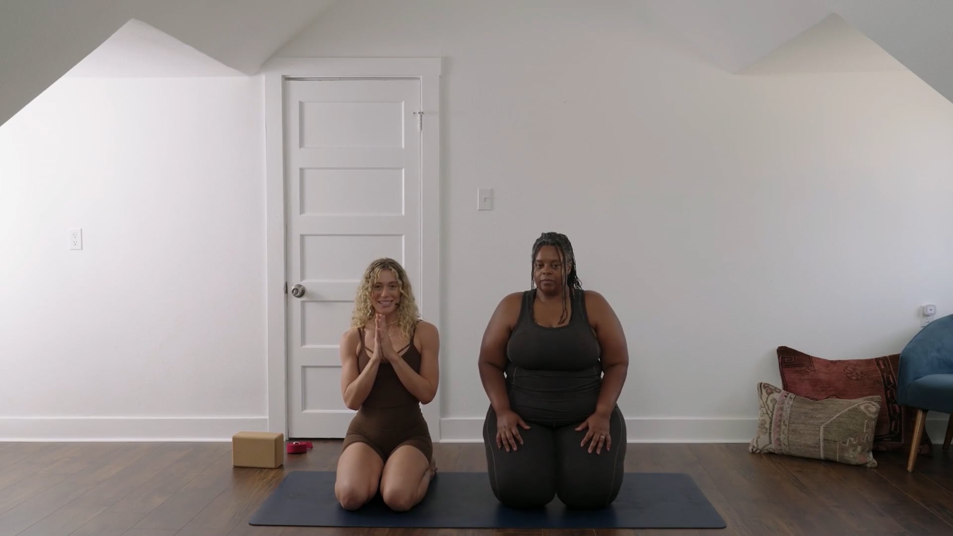 10 min Stretch w/ Ashley - Wrist Release @ Wrensmoor