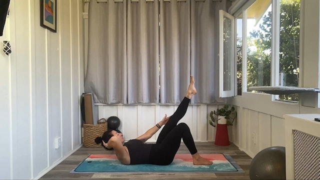 45 min Pilates Mat w/ Tracy- Core Moves 10/12/23