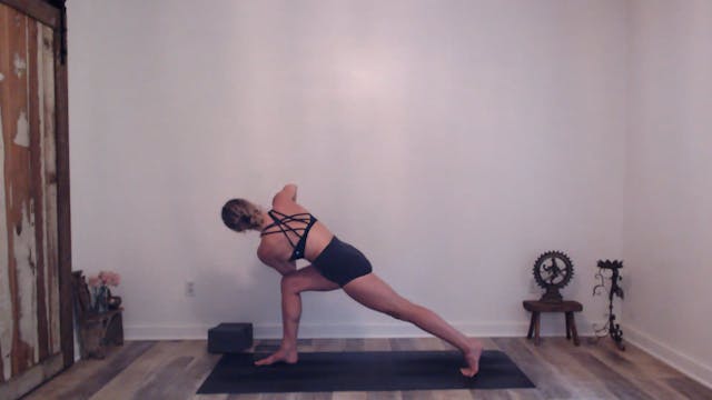30 min YogaWorks w/ Ashley -Heated Hi...