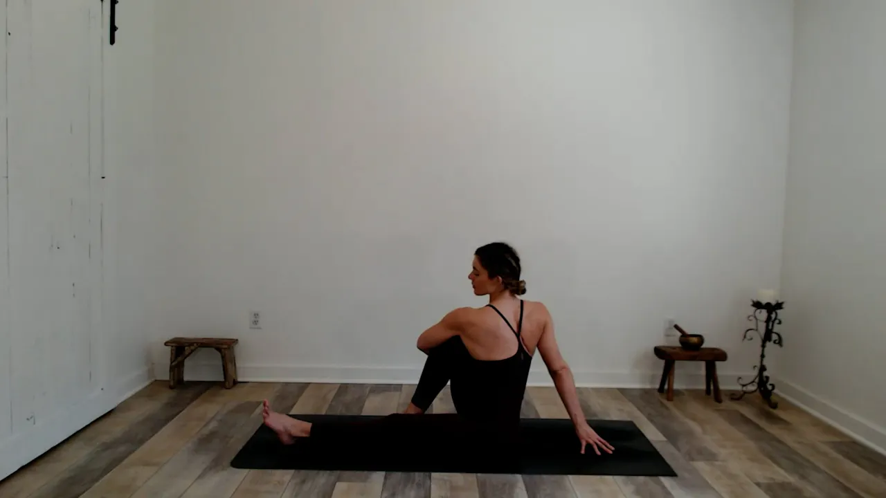 10 min Recovery & Stretch w/ Ashley - Yogaworks