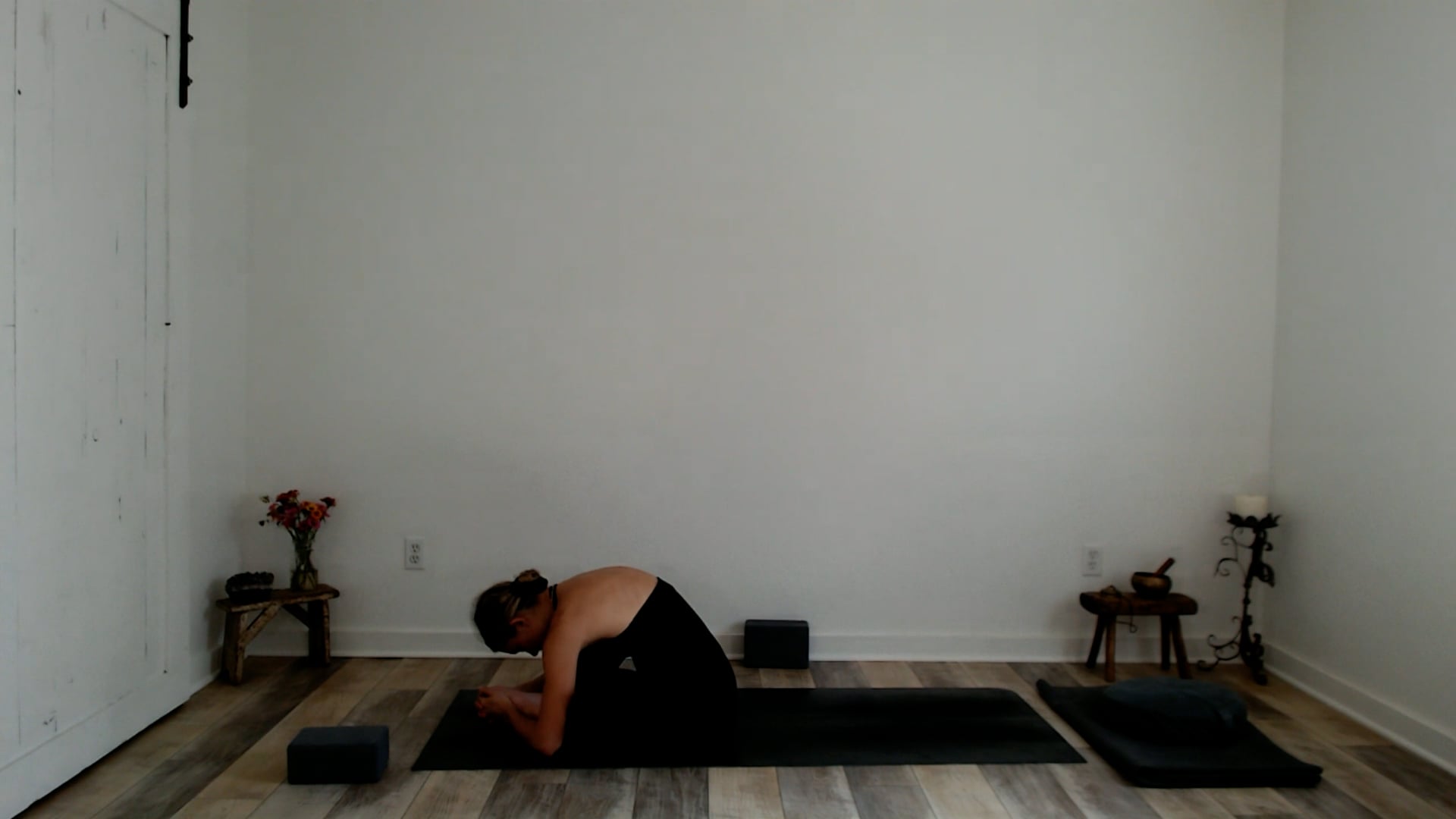 60 min Vinyasa Flow w/ Ashley - Completely Present Flow 11/4/2025