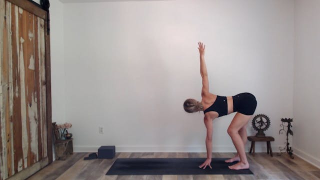 45 min Vinyasa w/ Ashley - Flow for 4...