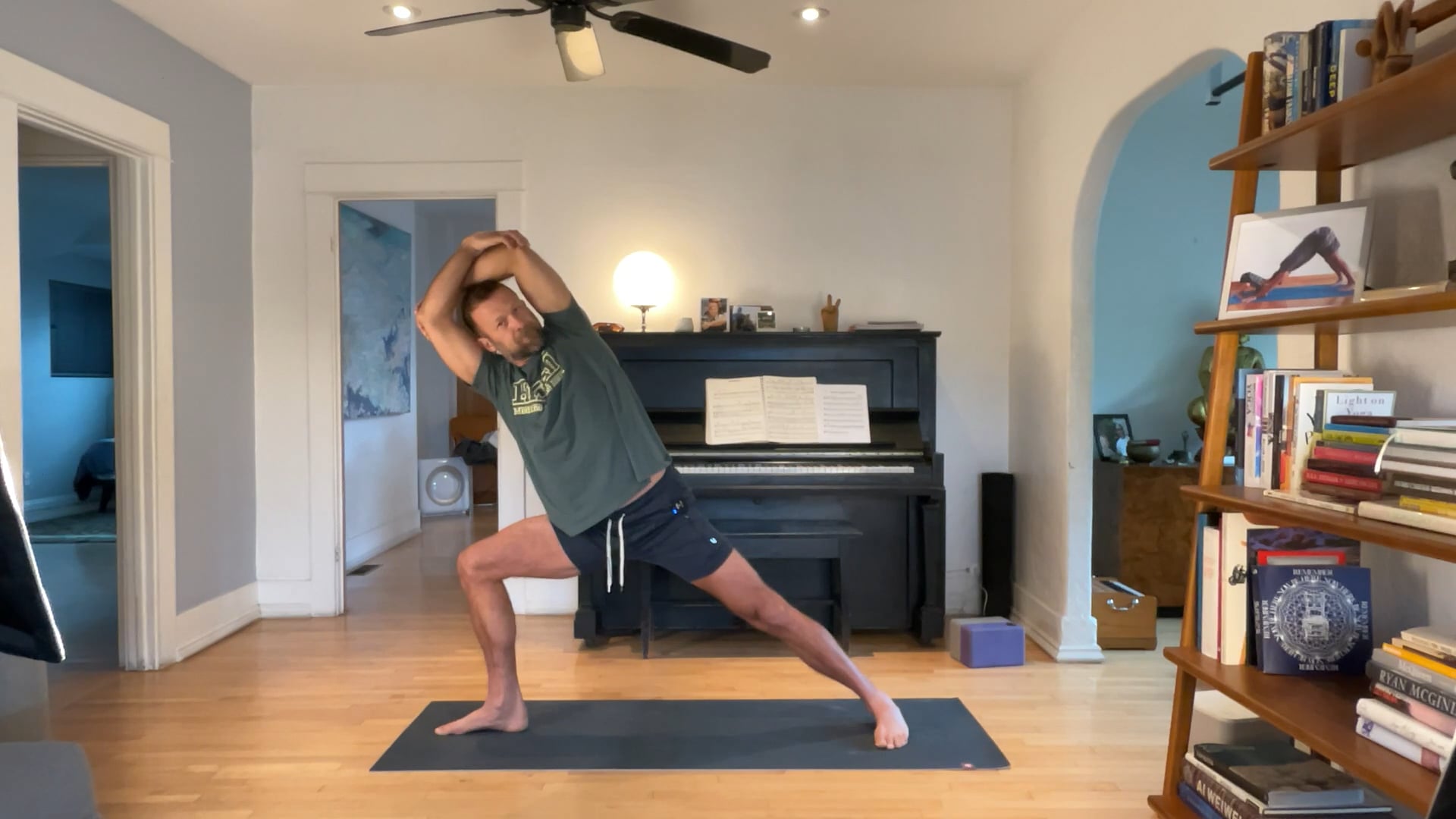 45 min Vinyasa 2 w/ Vytas - Solid Core 3/31/35