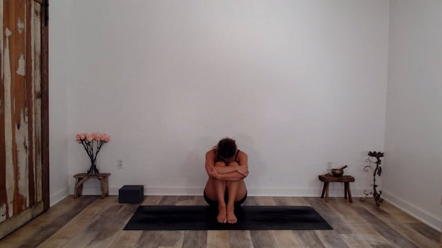 60 Min Vinyasa Flow w/ Ashley- All Hi...