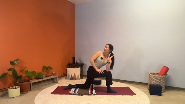 45 min Hatha Yoga 1-2 w/ Elena - Heart Opening 2/21/24