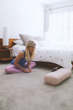 LIVE: Vinyasa Flow 2-3 w/ Jesse 75 mi...