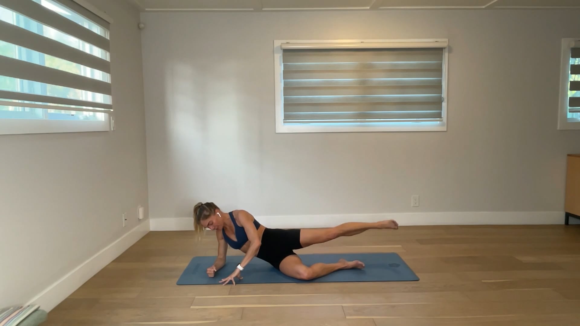 30 min Barre Tone: Maya