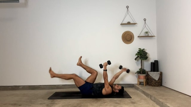 45 min Yoga Sculpt w/ Gustavo – Full Body Super Sets Flow – 02/11/2024