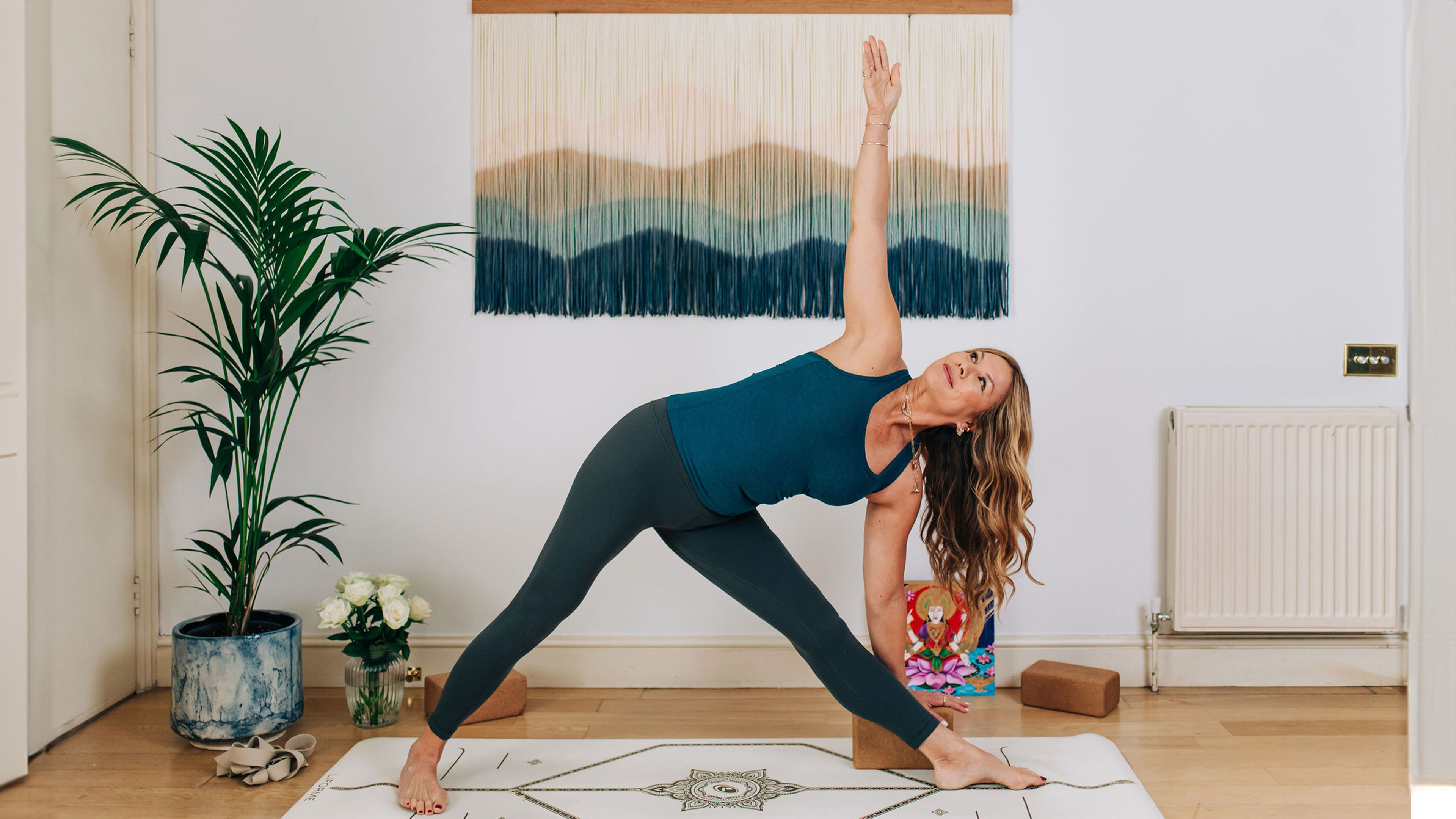 45 min Easy Flow w/ Mia