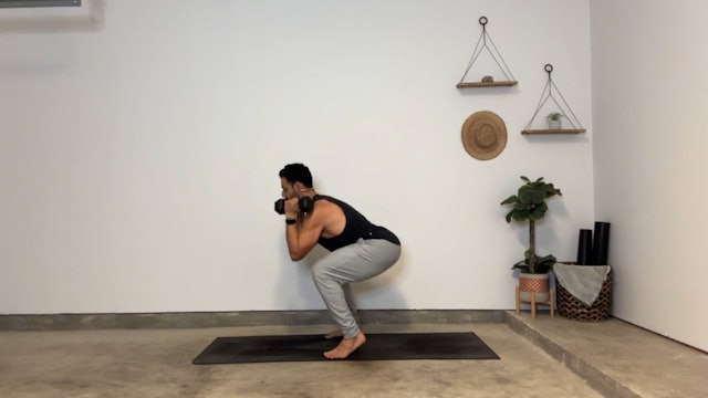 10 min Yoga Sculpt Leg Edition w/ Gustavo