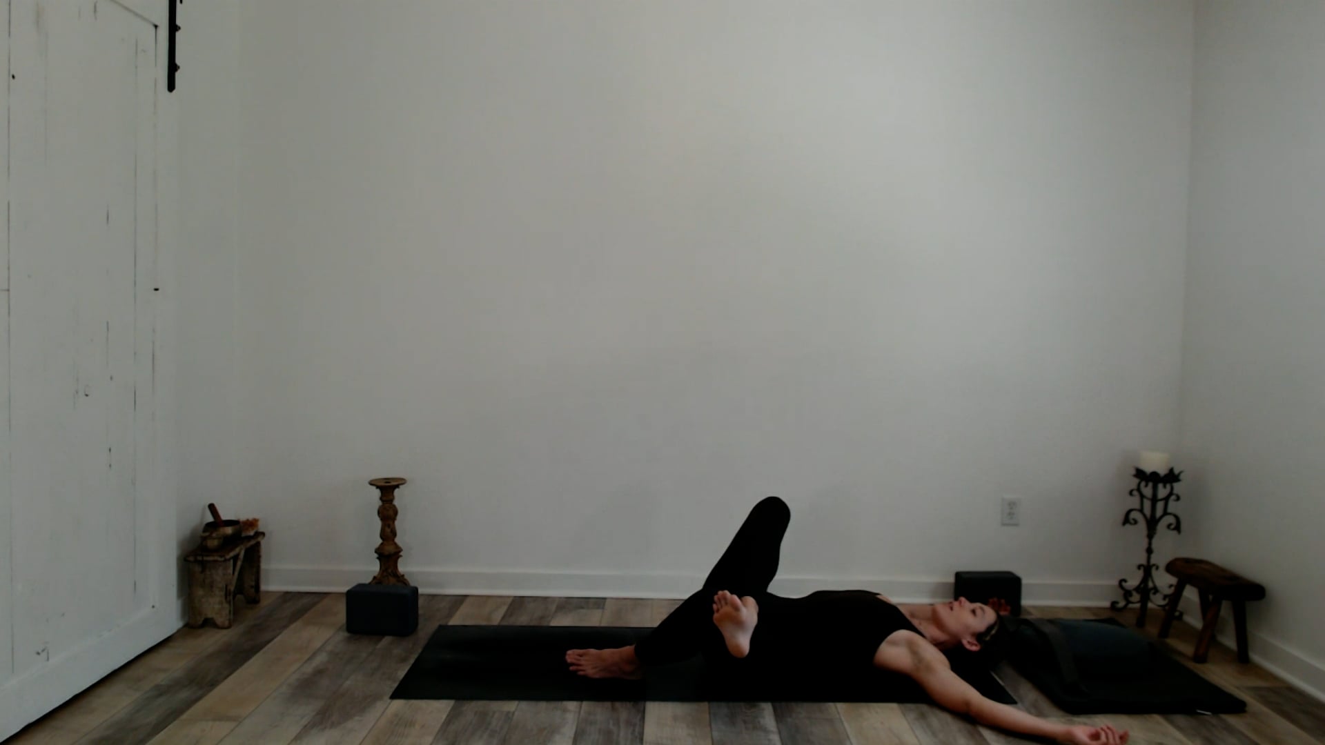 60 min Healthy Lower Body Vinyasa: Ashley