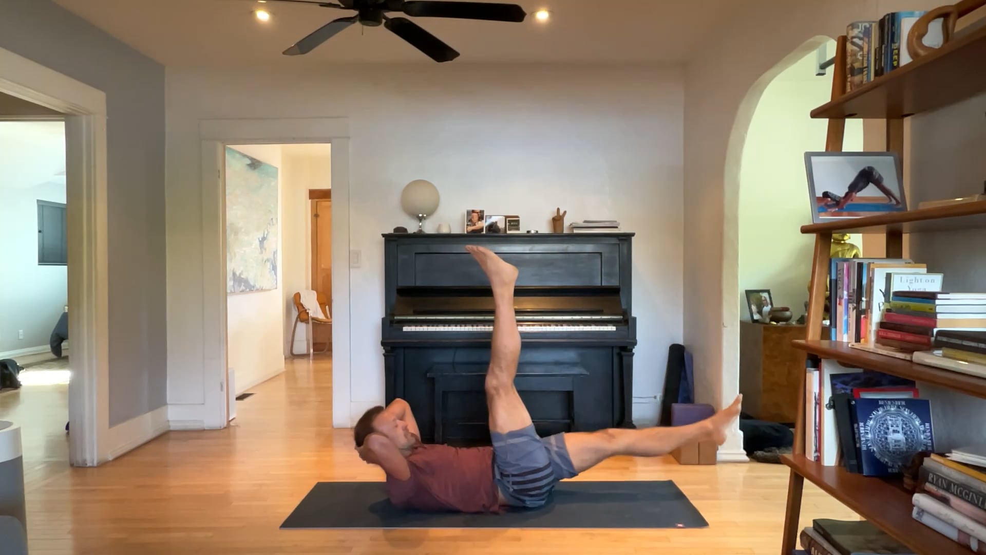 45 min Vinyasa 2 w/ Vytas - Hip Flexo...