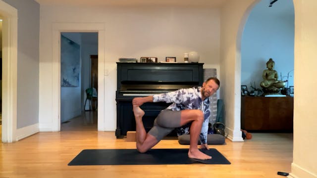 20 min Mobility w/ Vytas - Knees and ...
