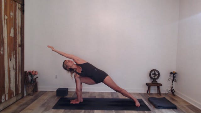 60 Min Vinyasa Flow w/ Ashley Practic...