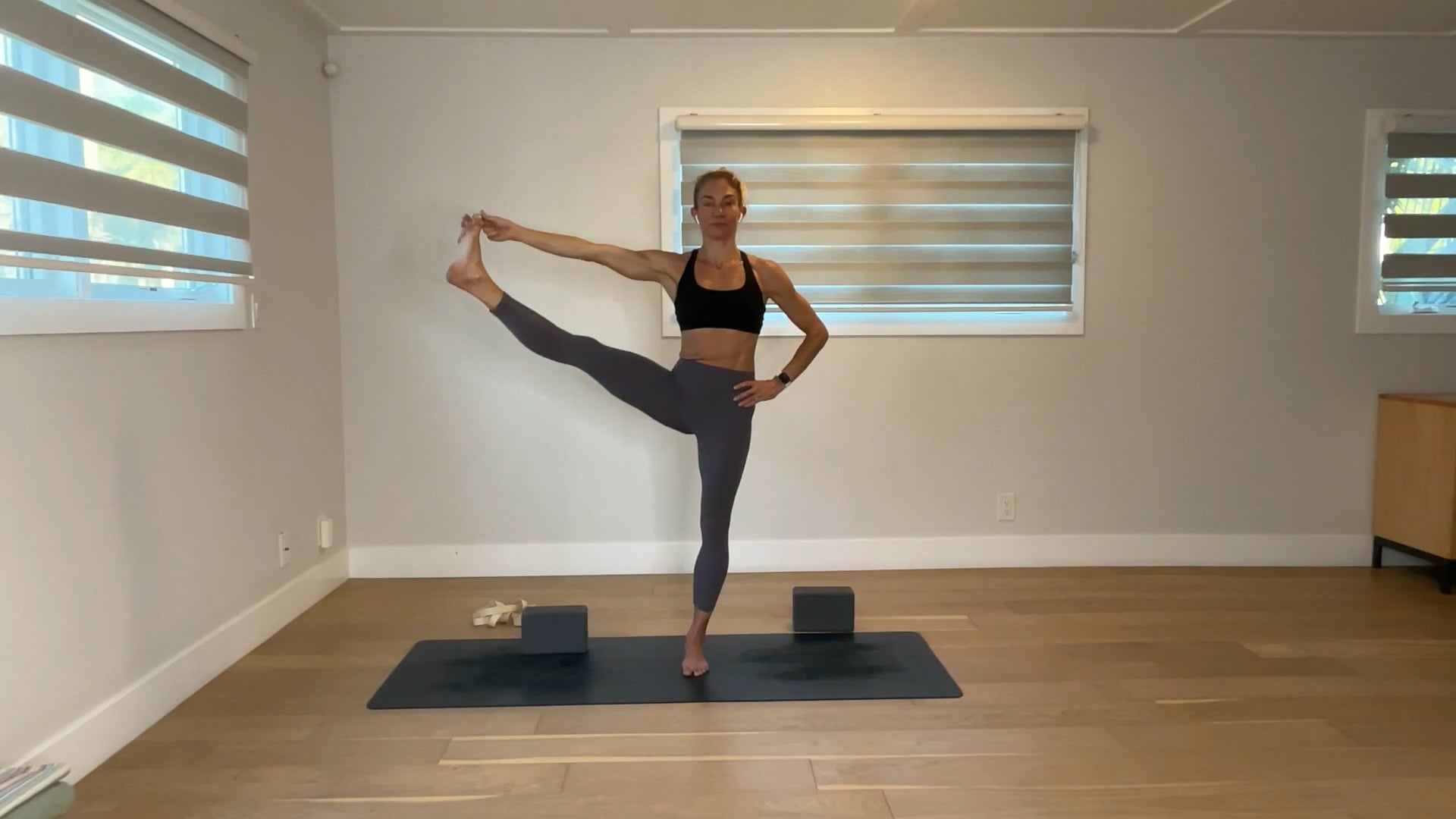 60 min YogaWorks Level 2: Maya