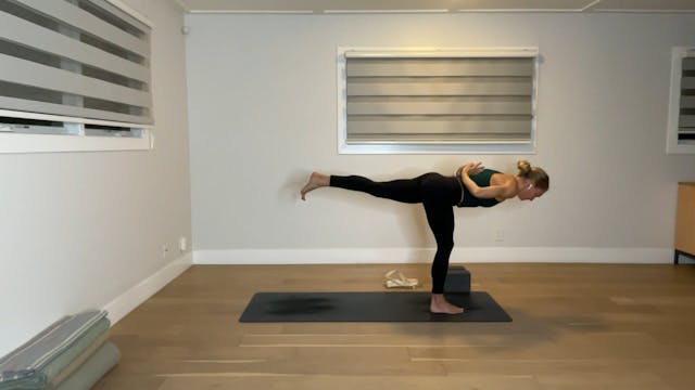 60 min YogaWorks Level 2: Maya