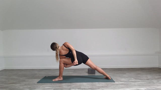 60 min Vinyasa Flow w/ Ashley- Yoga M...