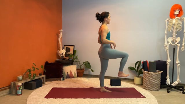 40 min Hatha Yoga 1-2 w/ Elena - Bala...