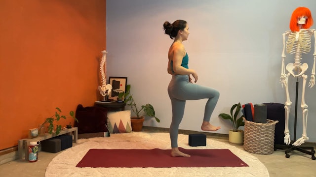 40 min Hatha Yoga 1-2 w/ Elena – Balance Practice