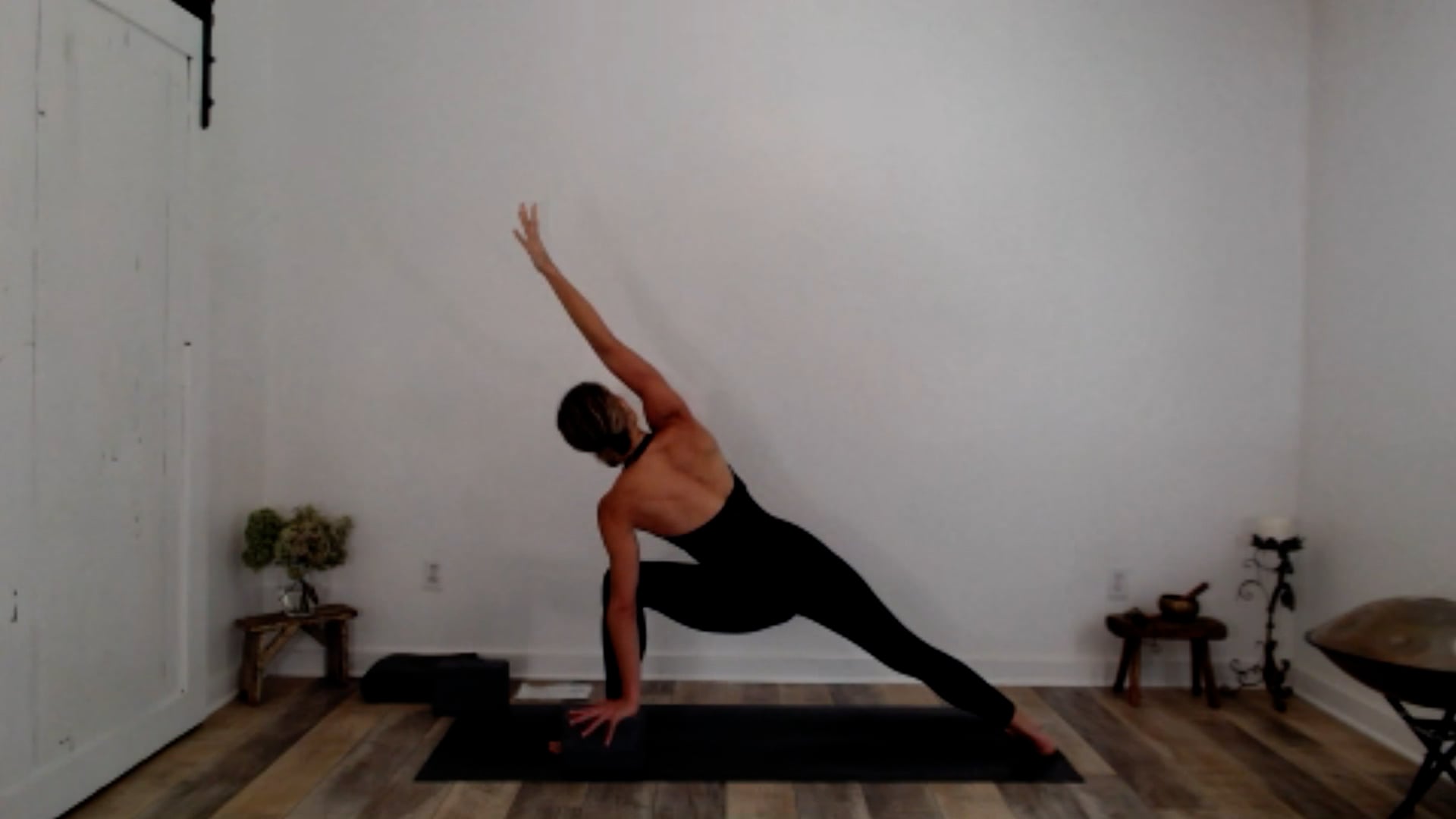 60 min Vinyasa Flow w/ Ashley - New M...