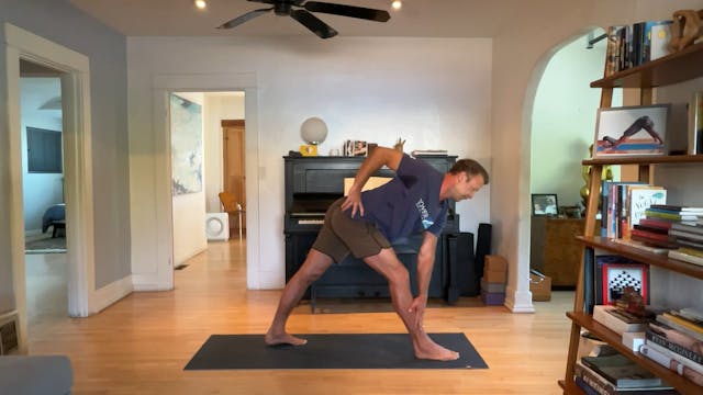 45 min Vinyasa 2 w/ Vytas - Strong Se...