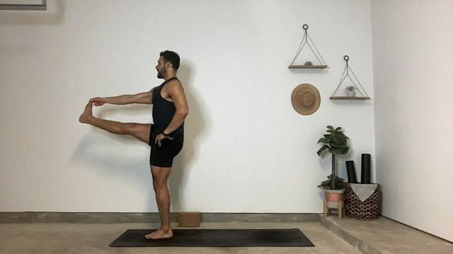 60 min Vinyasa Flow 2-3 w/ Gustavo - ...