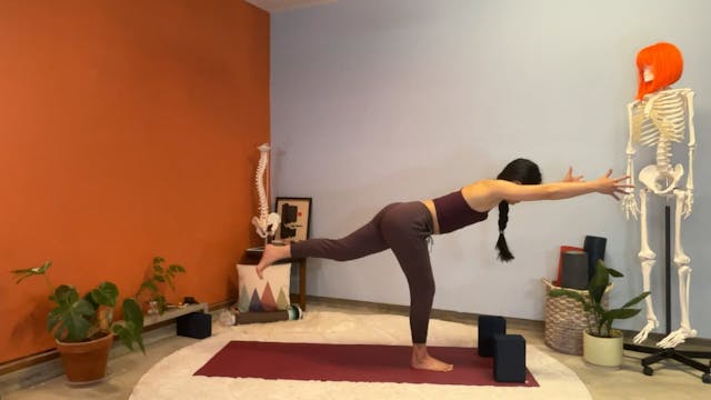 40 min Hatha Yoga 1/2 w/ Elena - Warr...