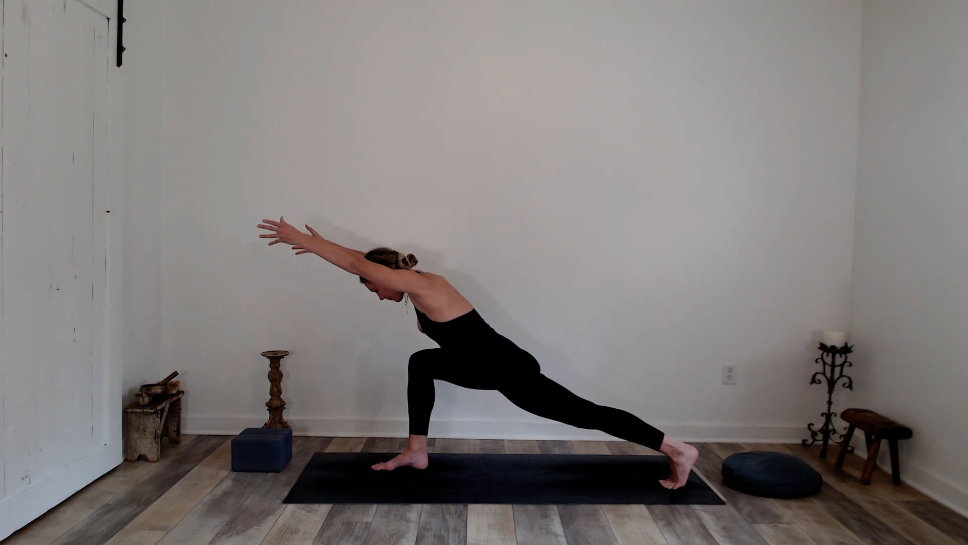 60 min Solid Routine Vinyasa Flow: Ashley