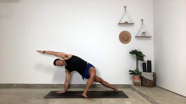 45 min Vinyasa Flow 2-3 w/ Gustavo - ...