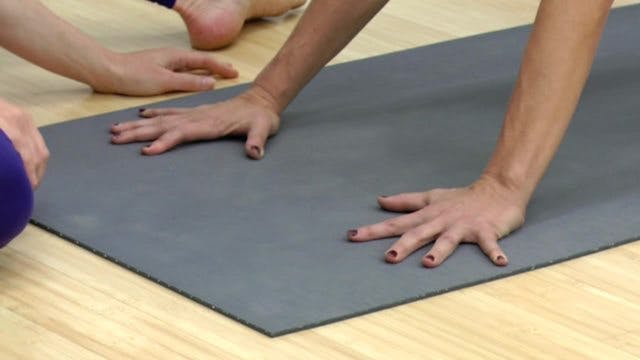 5 minute Yoga Hands