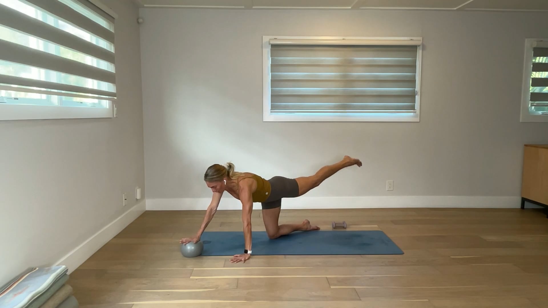 30 min Barre Tone: Maya