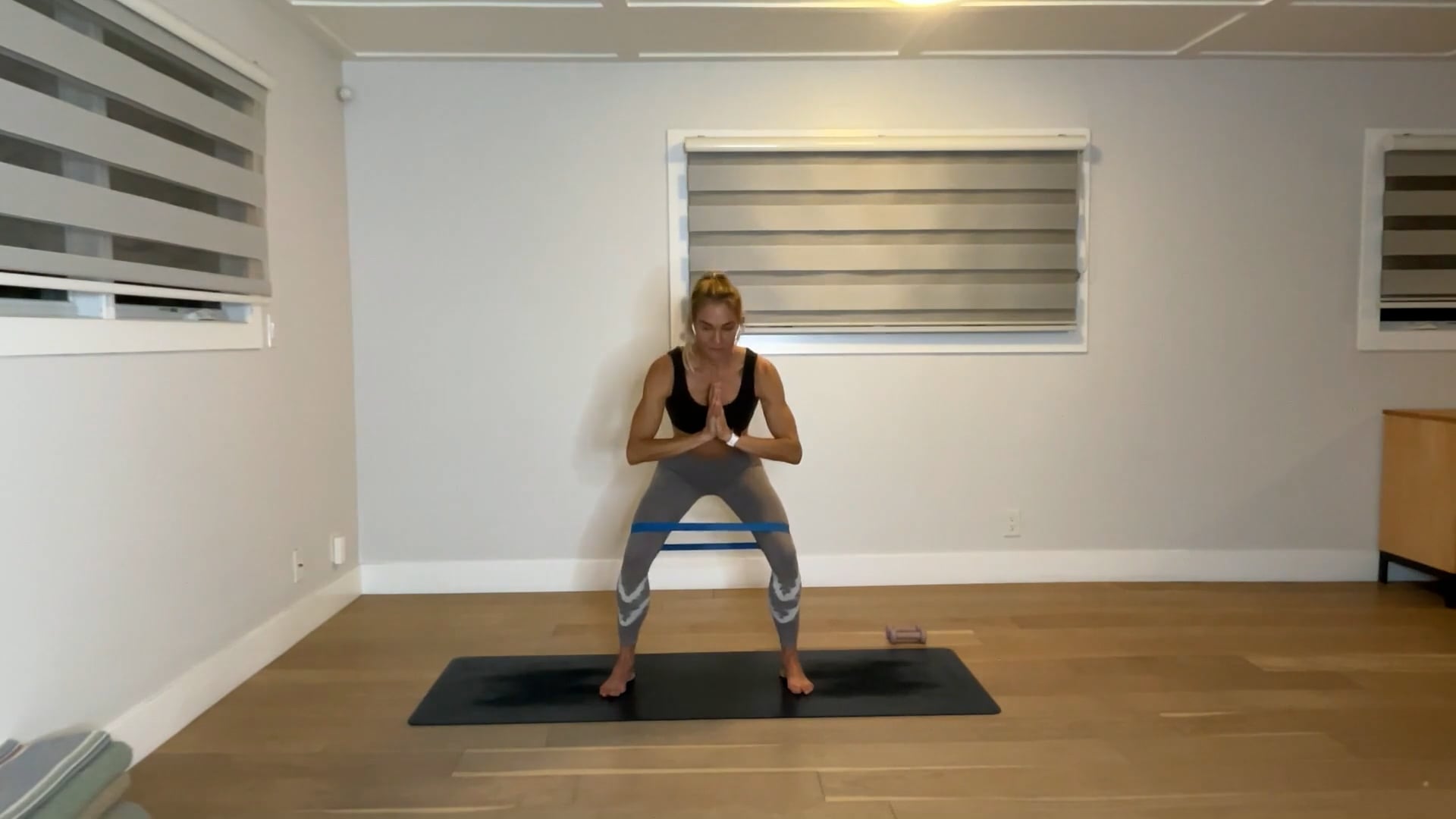 30 min Barre Tone: Maya