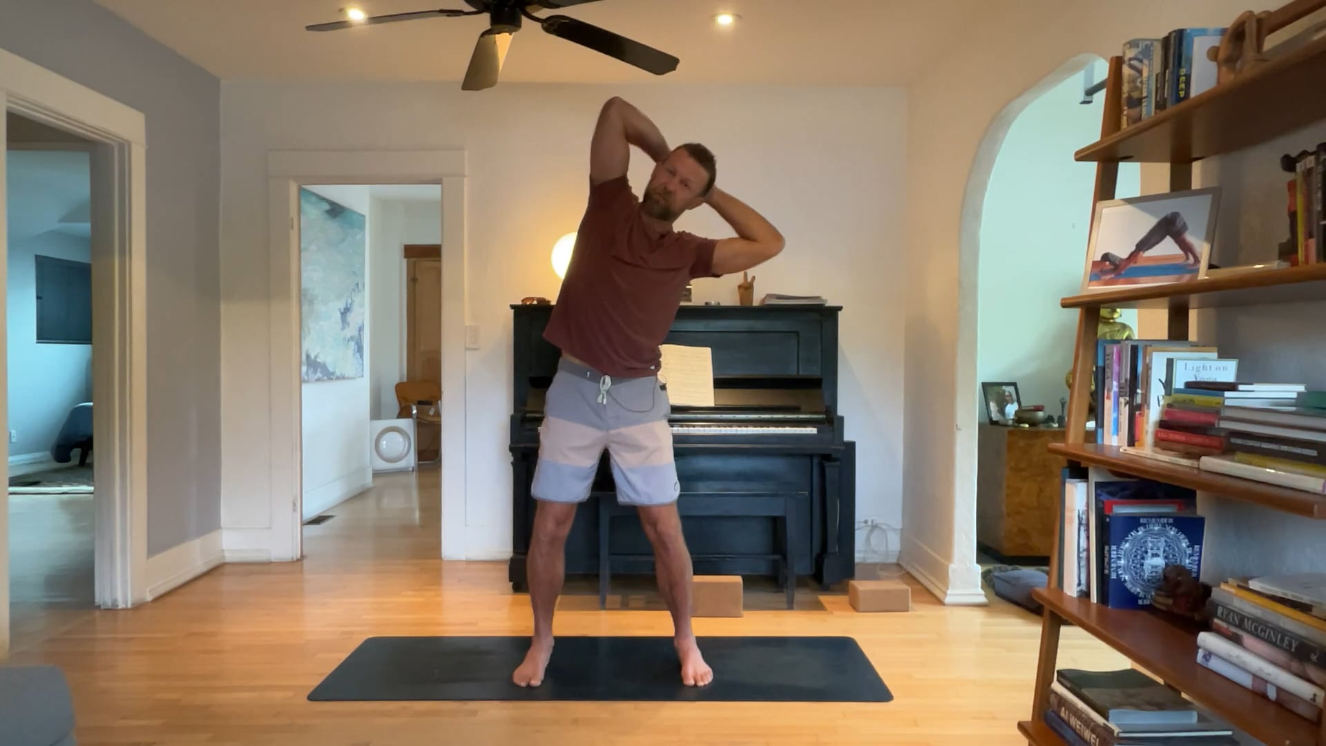 45 min Vinyasa 2 w/ Vytas - Awesomene...