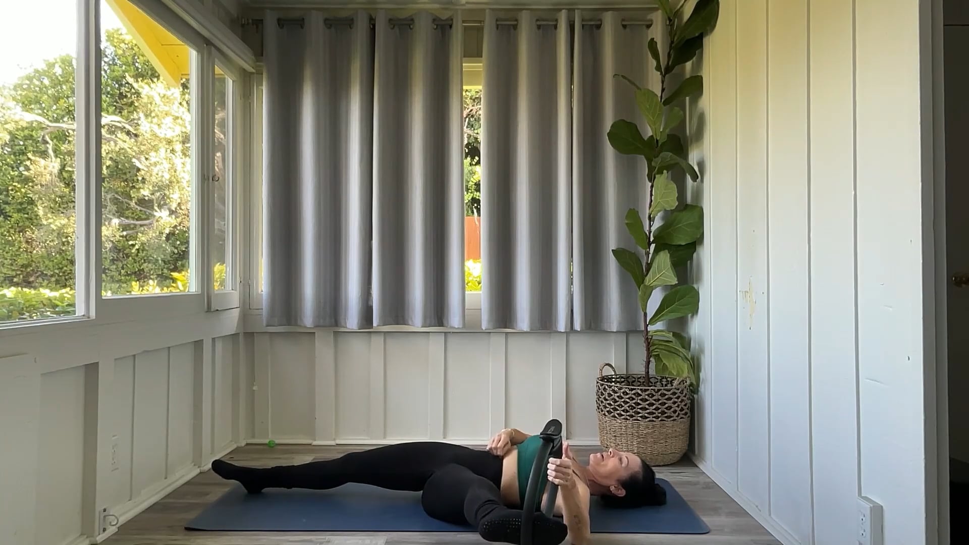 45 min Full Body Pilates: Tracy