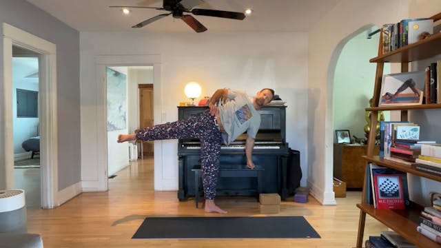 45 min Simple Vinyasa Flow 2 : Vytas