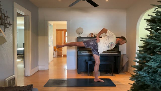 45 min Vinyasa 2 w/ Vytas - A Bit Of ...