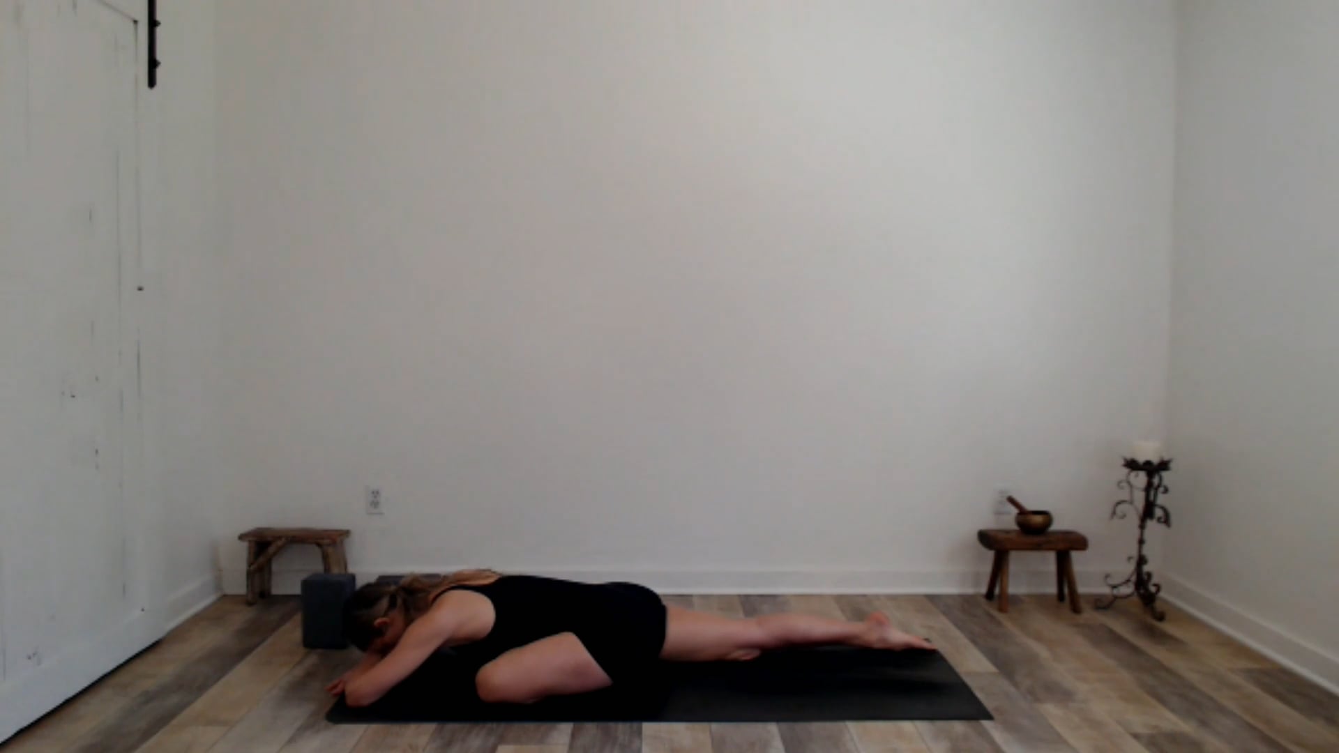 60 min Vinyasa Flow w/ Ashley - Feel Good Saturday 03/22/2025