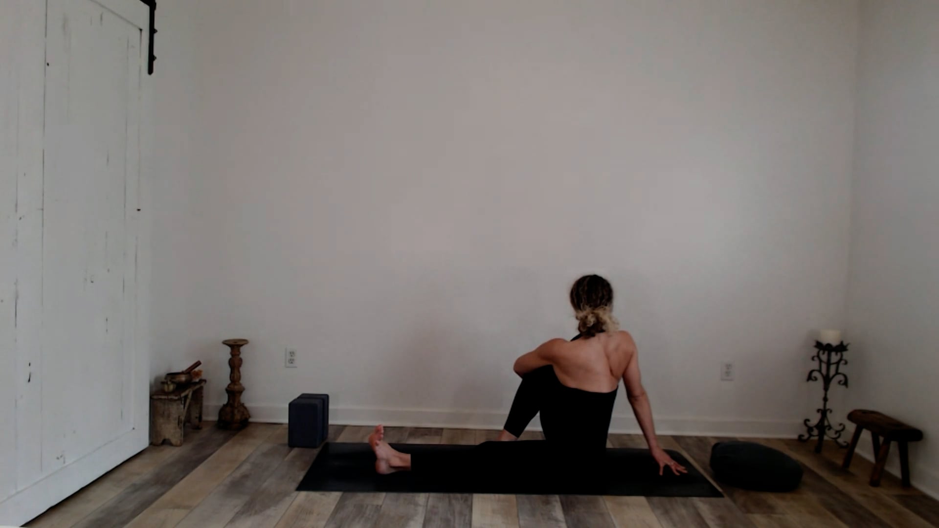 60 min Vinyasa Flow - Weekend Wake-Up...