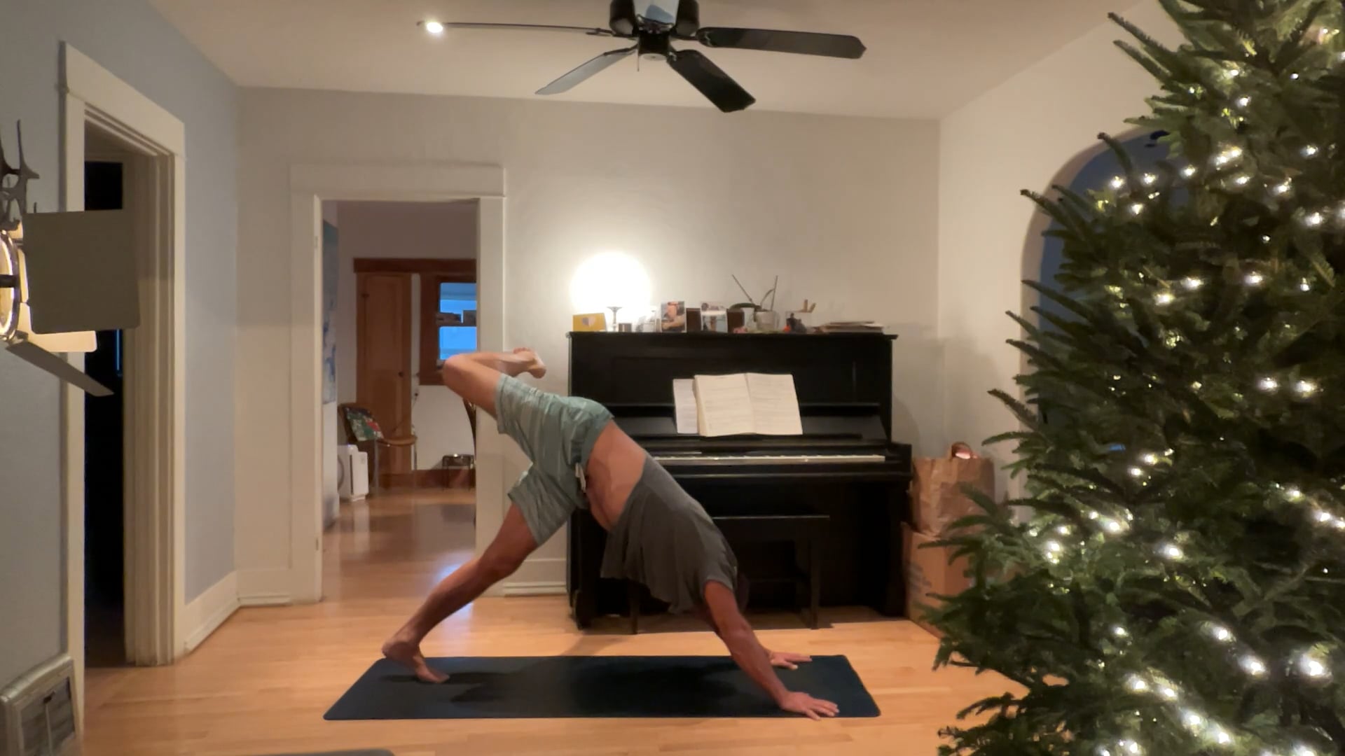 30 min All Around Rise & Shine Vinyasa : Vytas 12/18/25
