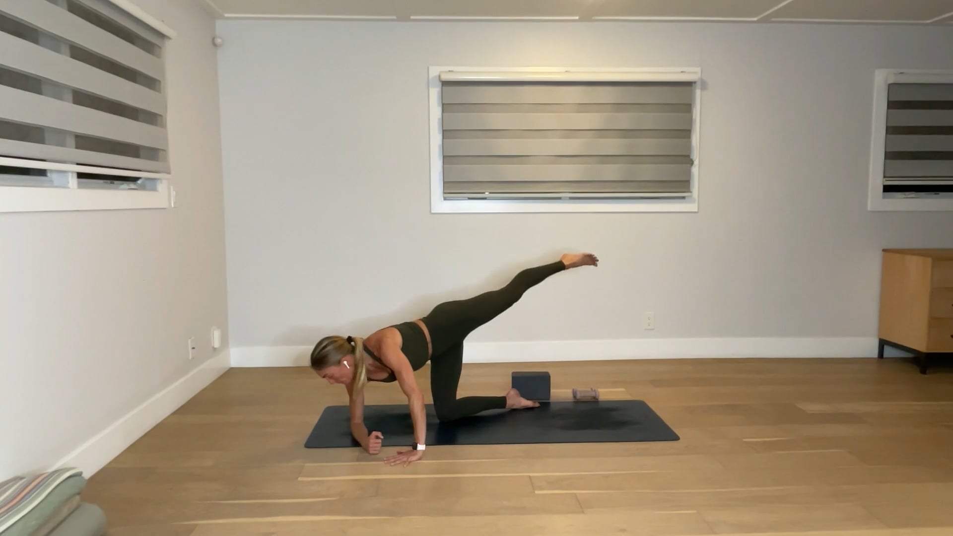 30 min Barre Tone: Maya