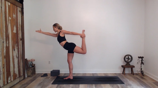 30 min Yogaworks w/ Ashley – Flow for 30 – 5/25/23