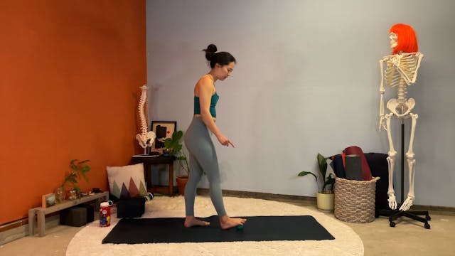 45 min Therapeutic Yoga w/ Elena - Lo...