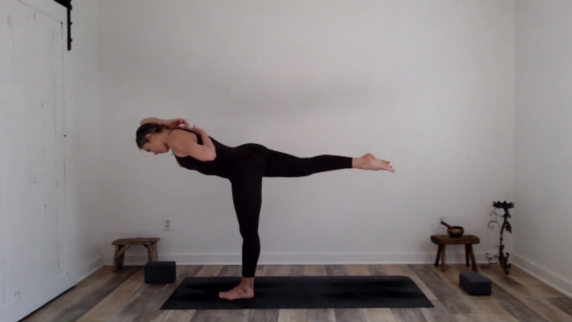 45 min Vinyasa Flow w/ Ashley - Centered & Strong, Front to Back 01/25/25
