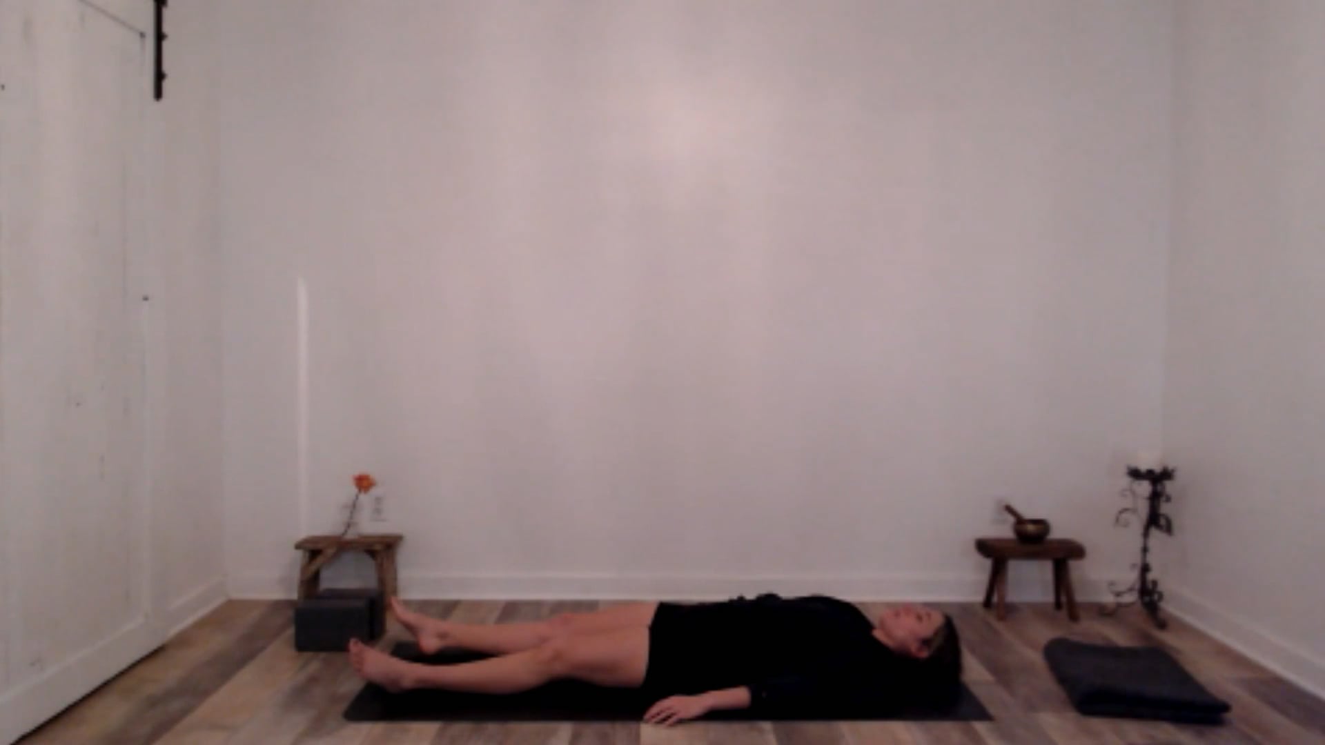 60 min Stretch and Unwind w/ Ashley -...