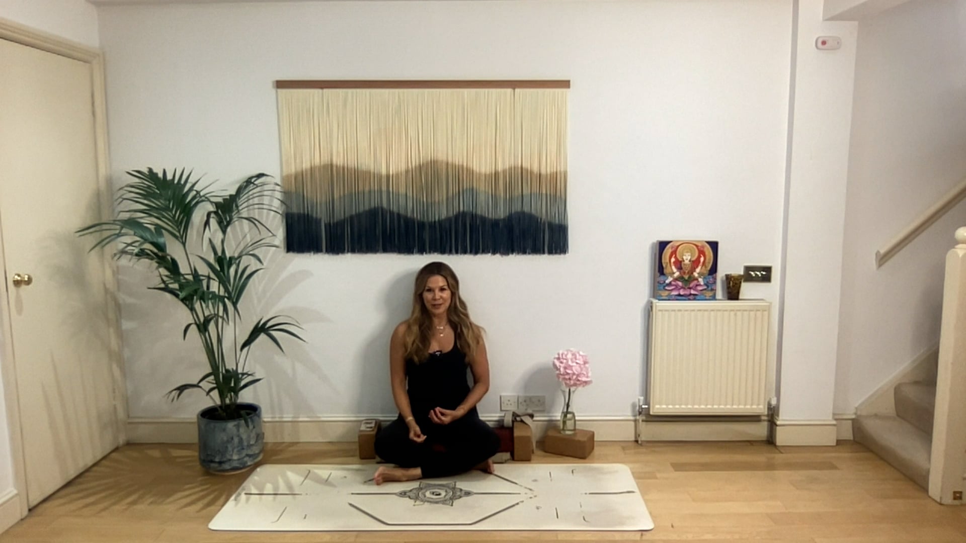 10 min Meditation w/ Mia - Center In ...