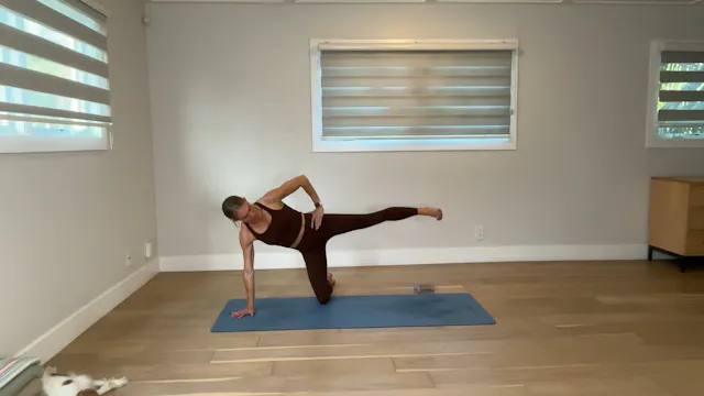 30 min Barre Tone: Maya