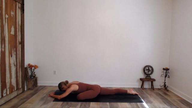 30 min Gentle Flow to Unwind and Rele...