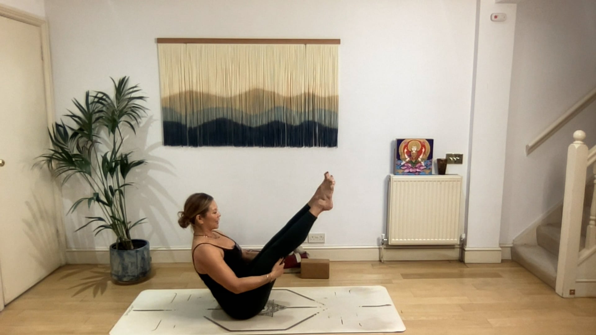 75 min Vinyasa Flow level 2/3 w/ Mia - Rock The Boat - 11/06/2025