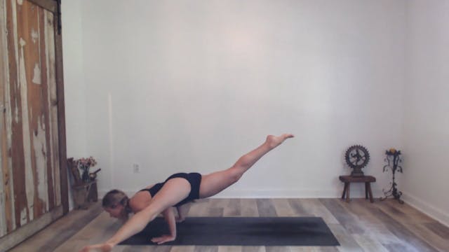 60 Min Vinyasa Flow w/ Ashley - Hips ...