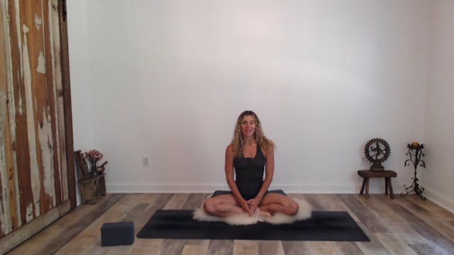 10 Min Meditation w/ Ashley - Spaciou...